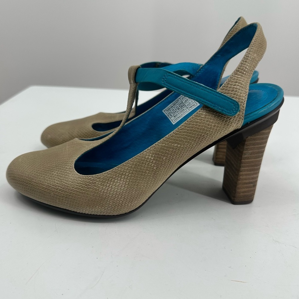 TSUBO Anara Mary Jane Heels Sandals Putty Teal Blue T Strap Heel Womens 8